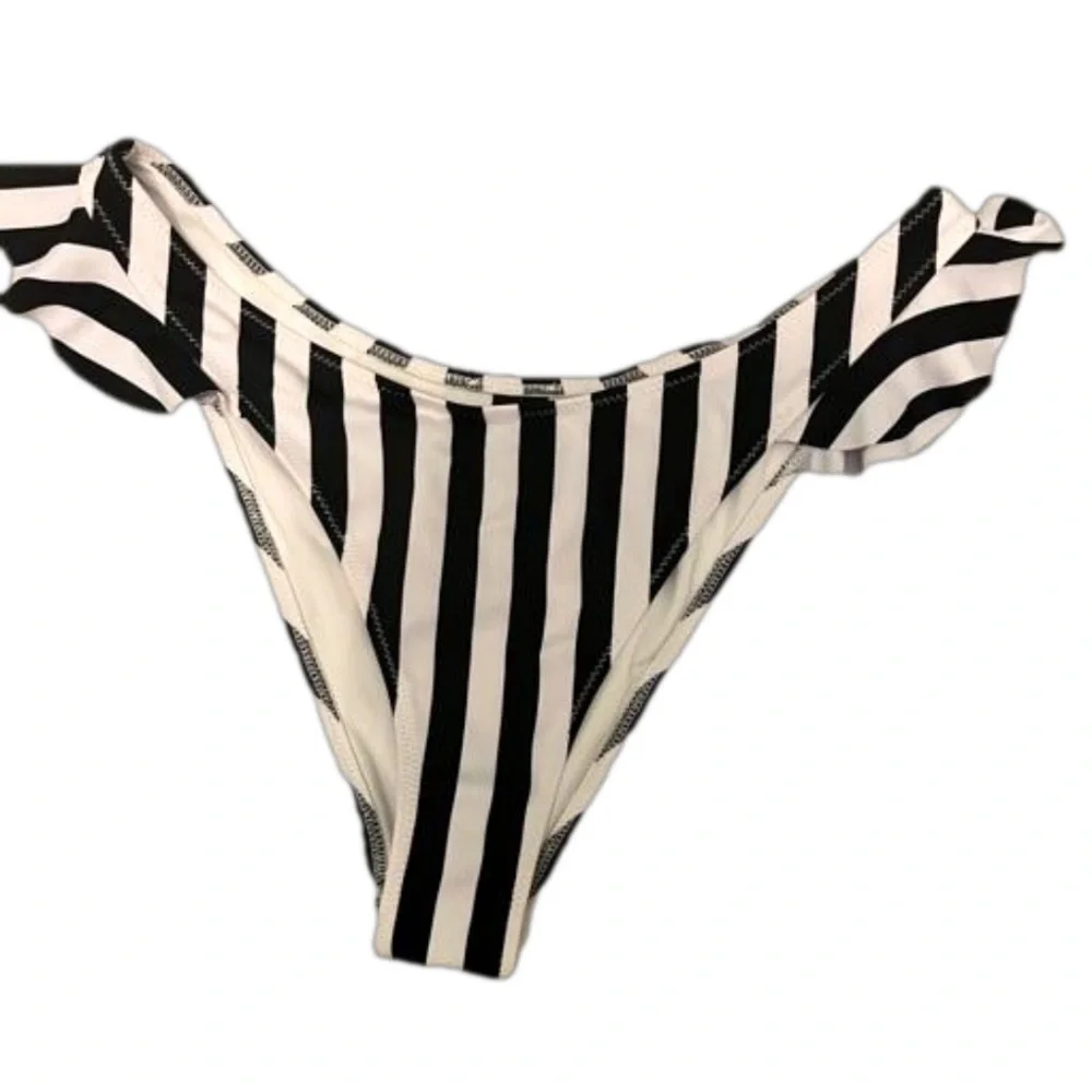 Kendall & Kylie Striped Referee Bikini - Picture 5 of 12